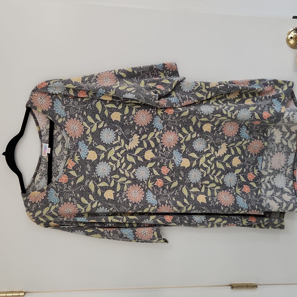 Lularoe Irma tunic top